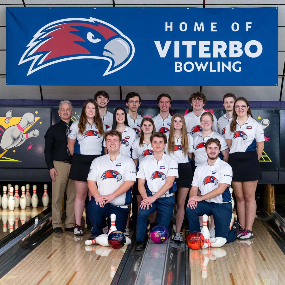 Viterbo Mens and Womens Bowling teams along with head coach Terry McKinney.